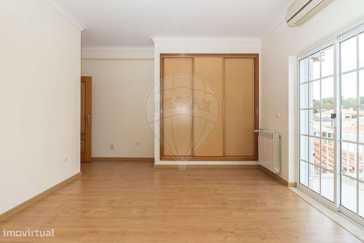 Moradia T4 nas Casas de Azeitão-33
