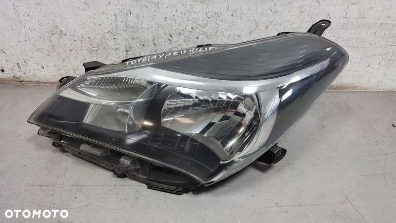 Lampa lewy Przód Toyota Yaris III Uszk Zaczepy - 1