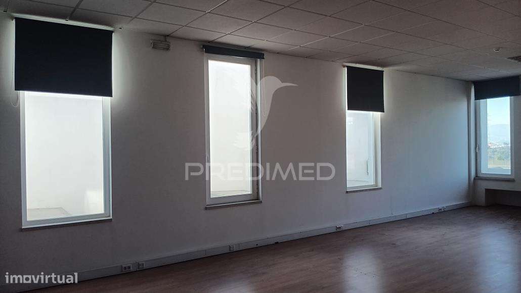 ARRENDAR Armazém Industrial moderno e muito funcional - Grande imagem: 5/12