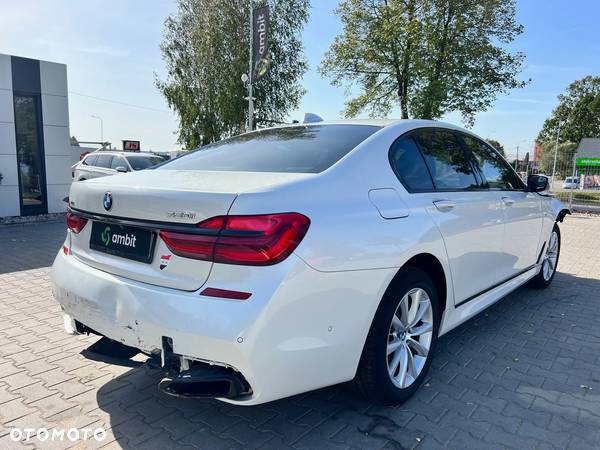 BMW Seria 7 750i xDrive - 6