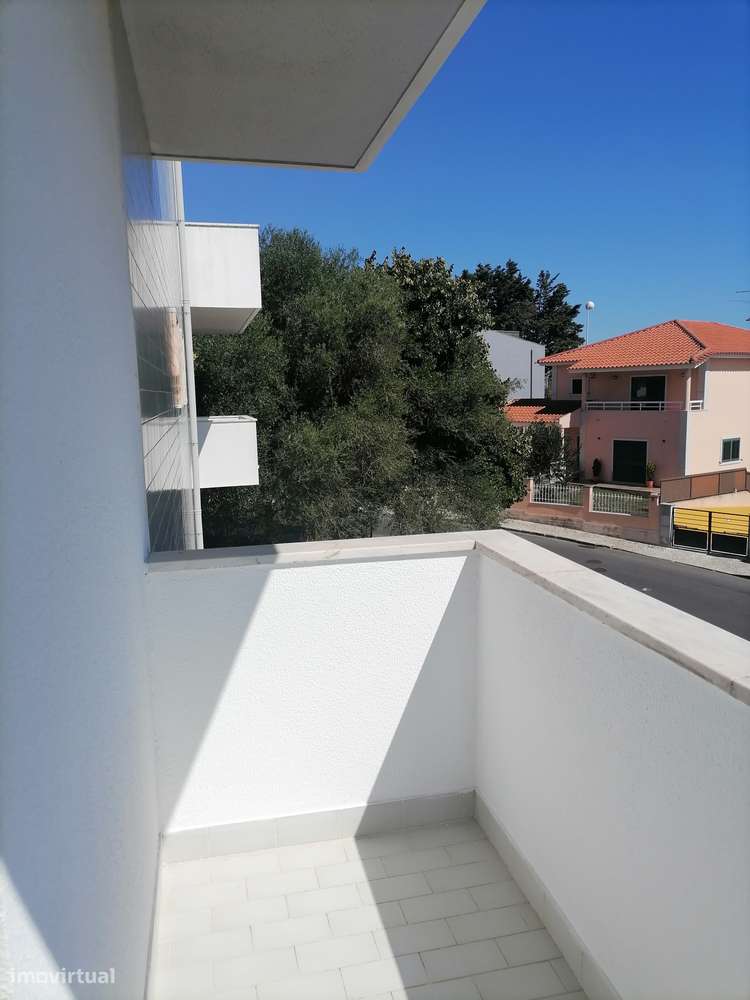 T3 Centro de Queijas, Oeiras. Com Parqueamento e Arrecadação.-43