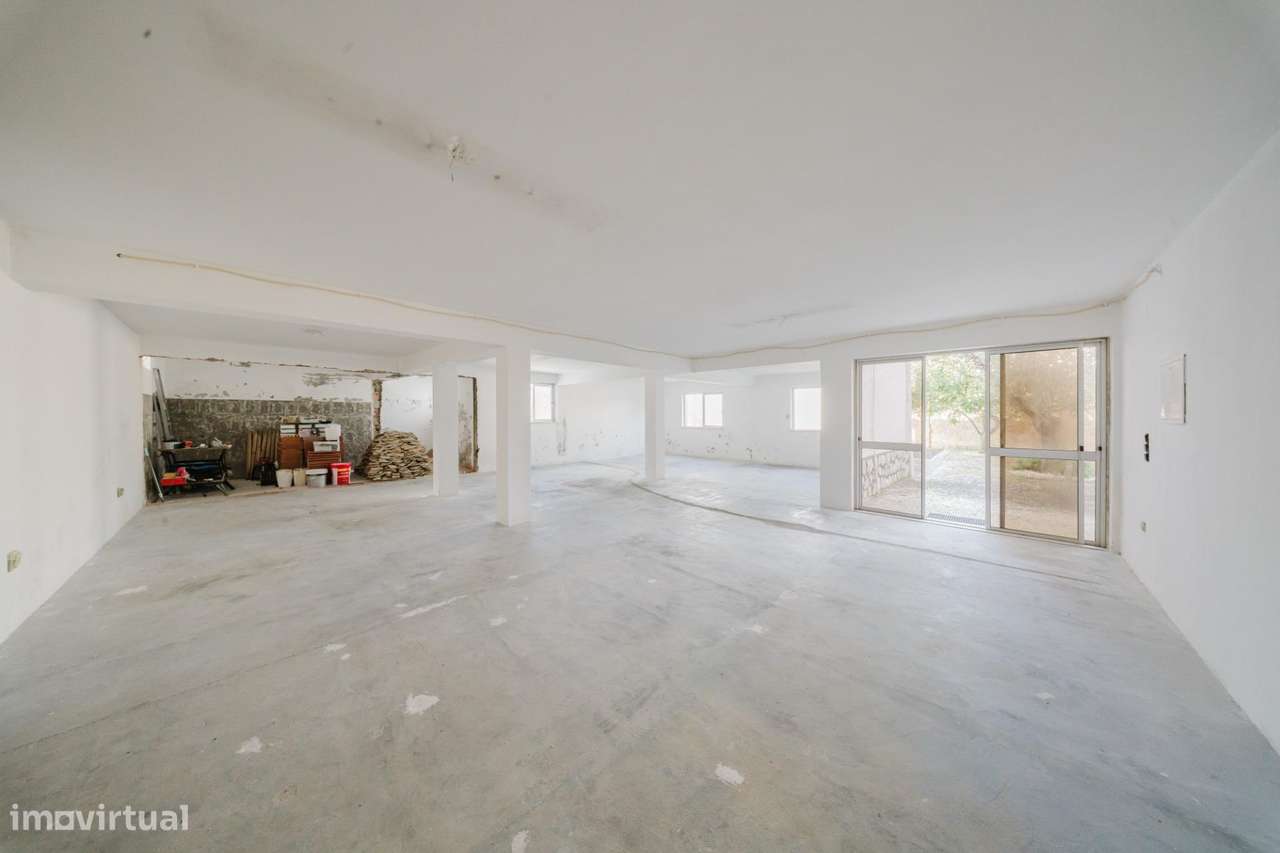 Moradia Independente T4 com Lote de 1.000 m2 em Fernão Ferro-18