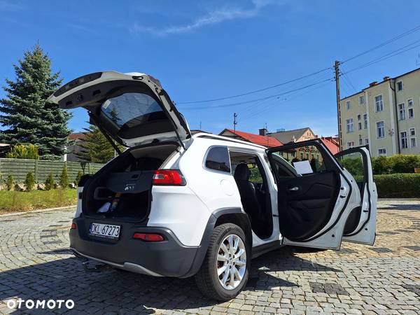 Jeep Cherokee - 10