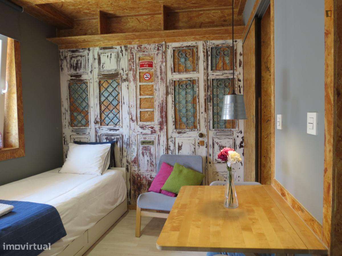 Estúdio - localizado em Santo Ildefonso Porto - Grande imagem: 5/41