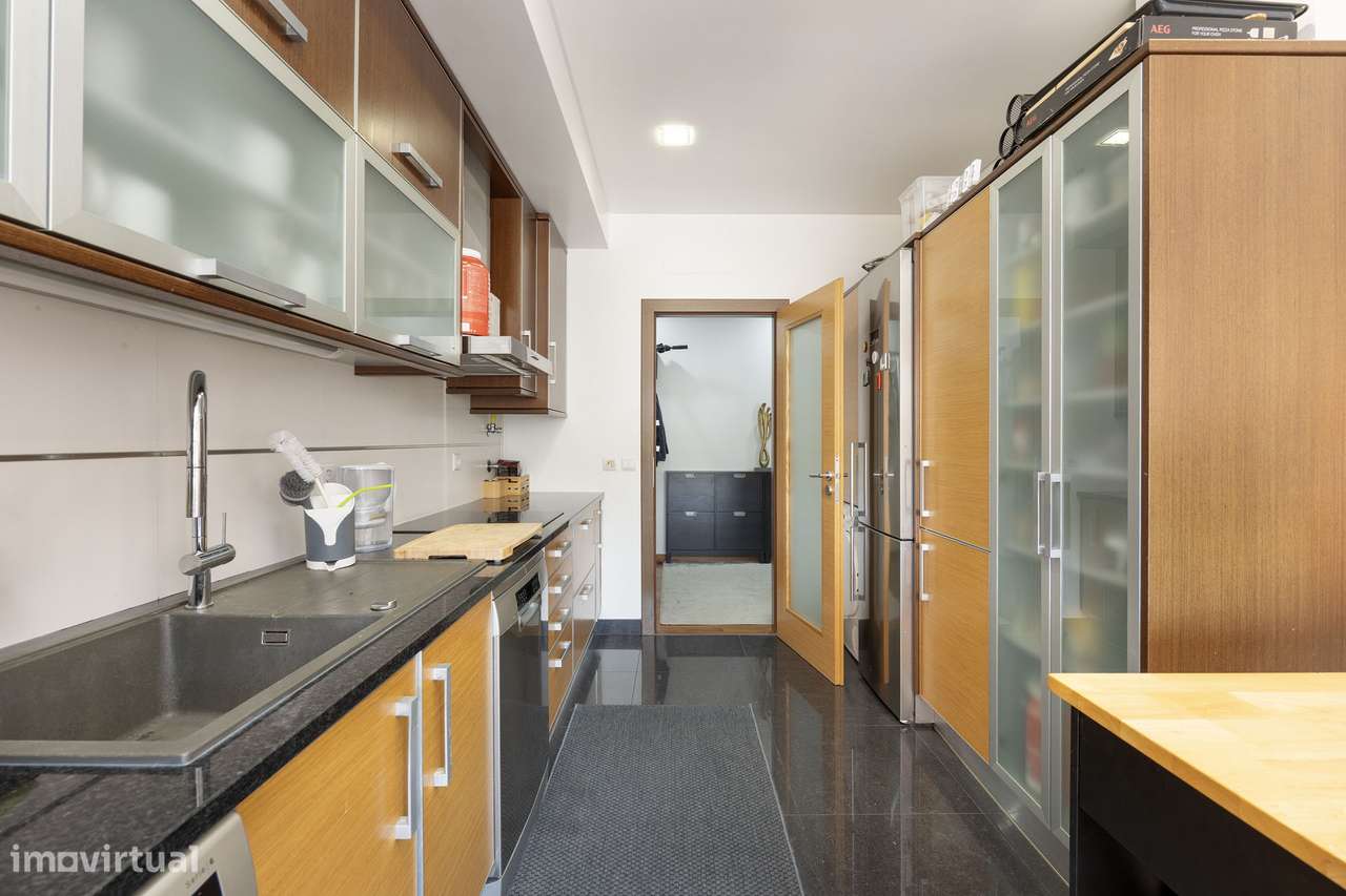 Apartamento T3 com 140m2 | Garagem 2 carros-10