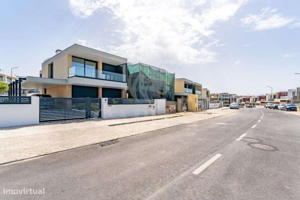 Moradia T4 de Luxo com Vista Mar: O Seu Refúgio Na Ericeira!-24