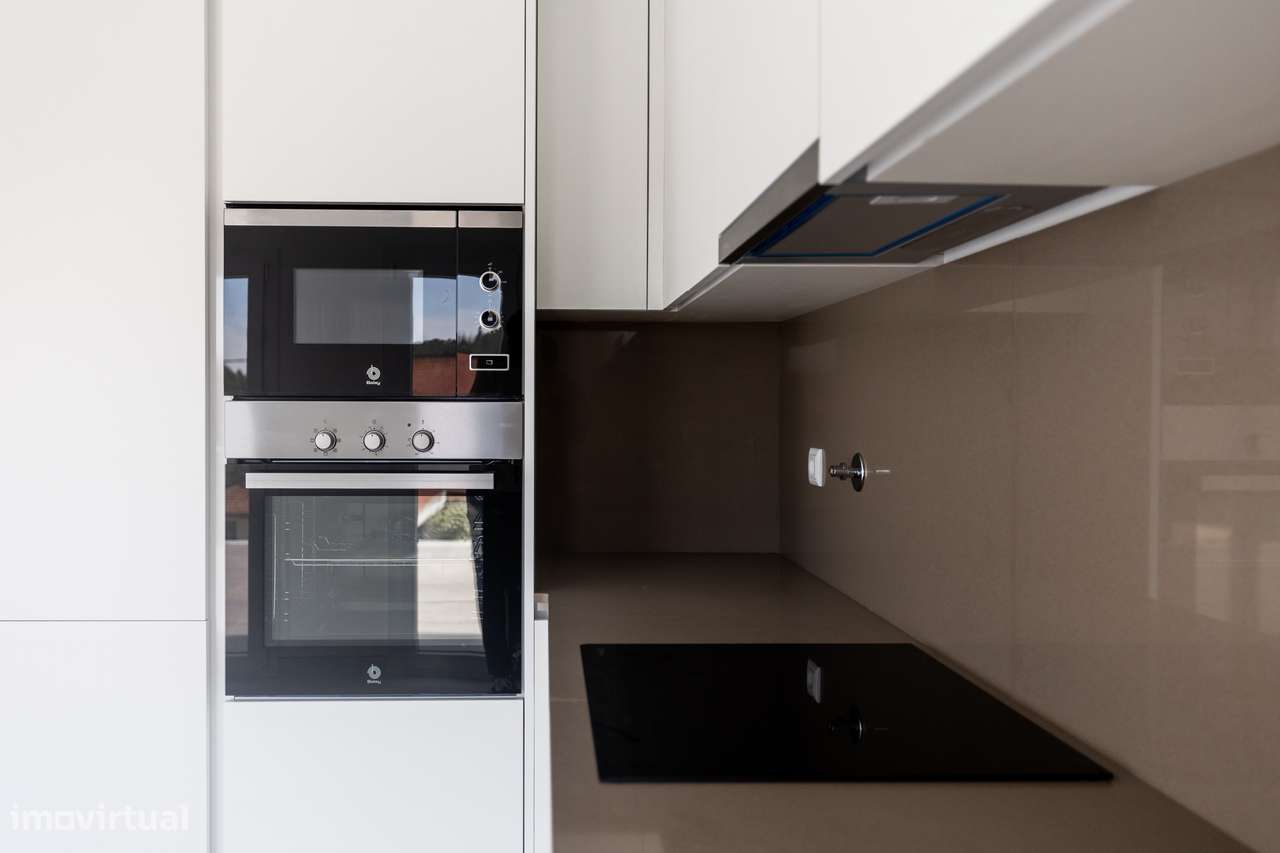 Moradia T4+1 em Vil de Matos, Rios Frios, Coimbra - Grande imagem: 4/42