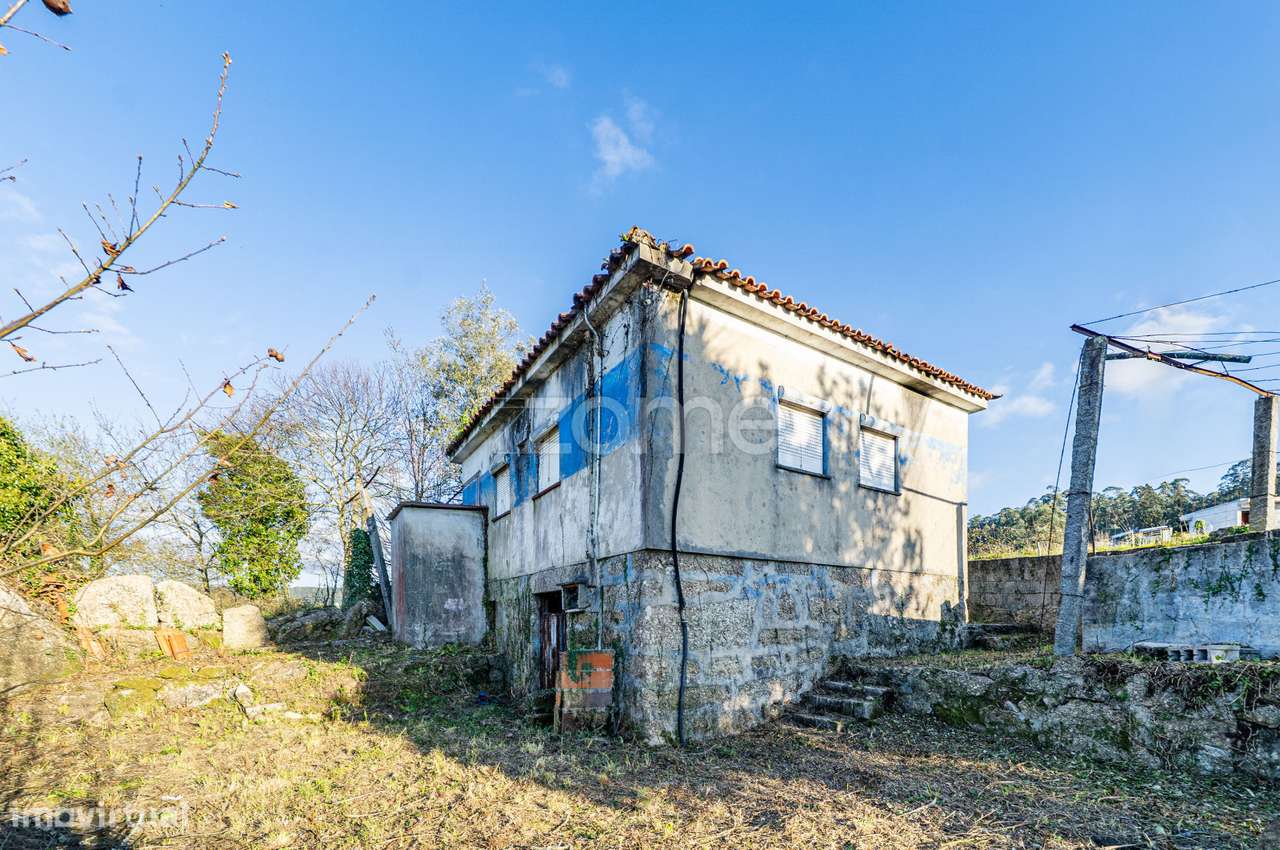 Moradia individual T2 para restauro em Priscos - Braga - Grande imagem: 4/26