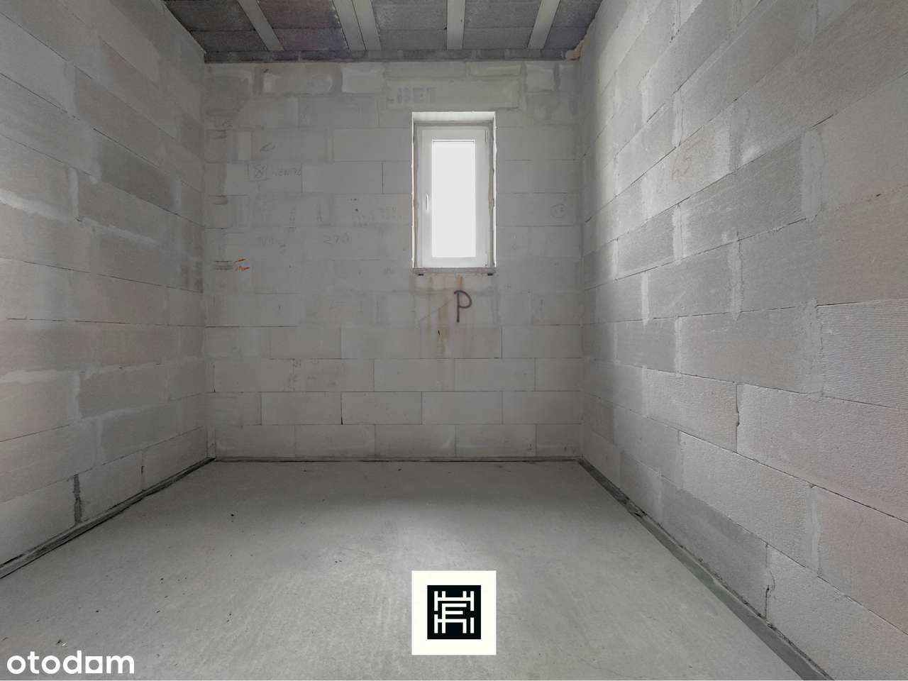 Posiadłość na przedmieściach z potencjałem - Czy to będzie Twój Dom?-12