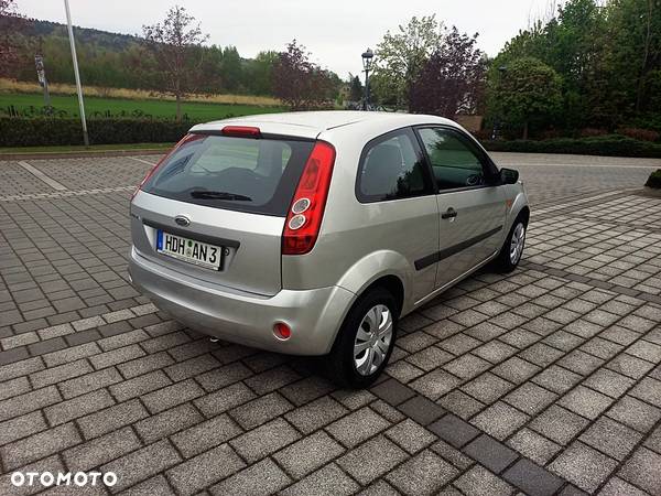 Ford Fiesta 1.3 Ambiente - 7