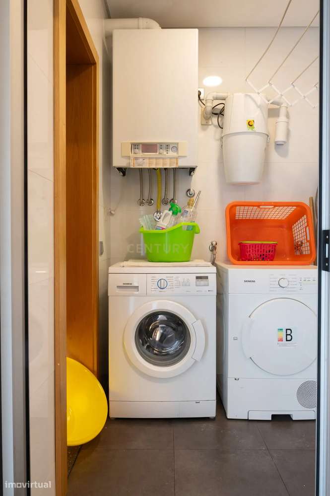 Apartamento T3 com varanda e estacionamento - Rua Duque de Terceira-10
