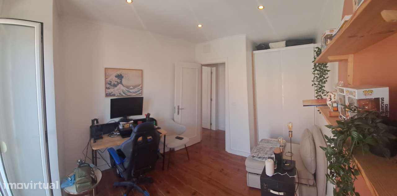 Excelente T3 +1 com terraço perto de Sapadores-17