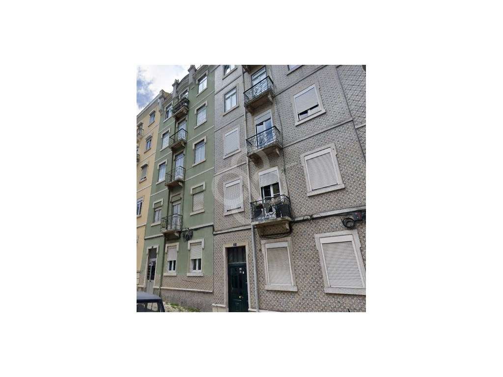 Predio na zona do marques de Pombal para remodelação em Lisboa-5