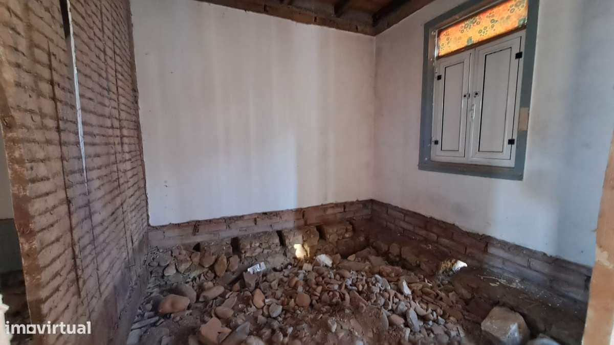 Moradia T3 - Bairro Norton de Matos - Com Projeto Aprovado-17