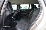 Volvo V60 2.0 T8 AWD TE Momentum Plus - 10