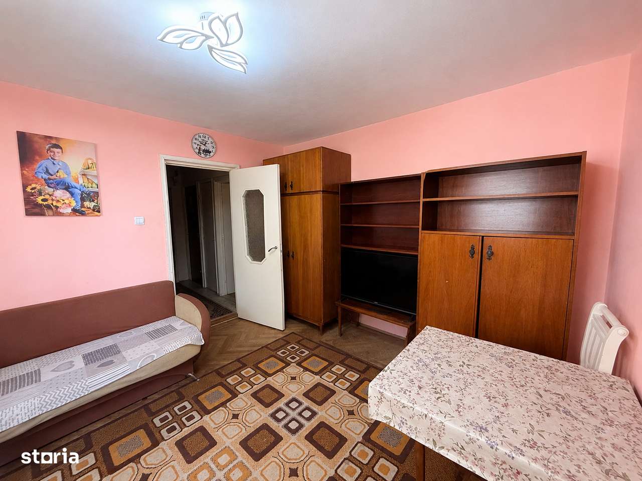 Vand apartament cu 2 camere pe strada Pomilor, et. 2, in Reghin-1