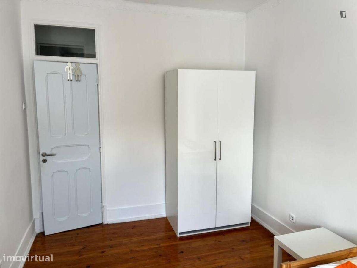 Quarto - localizado em Alcântara Lisbon - Grande imagem: 4/10