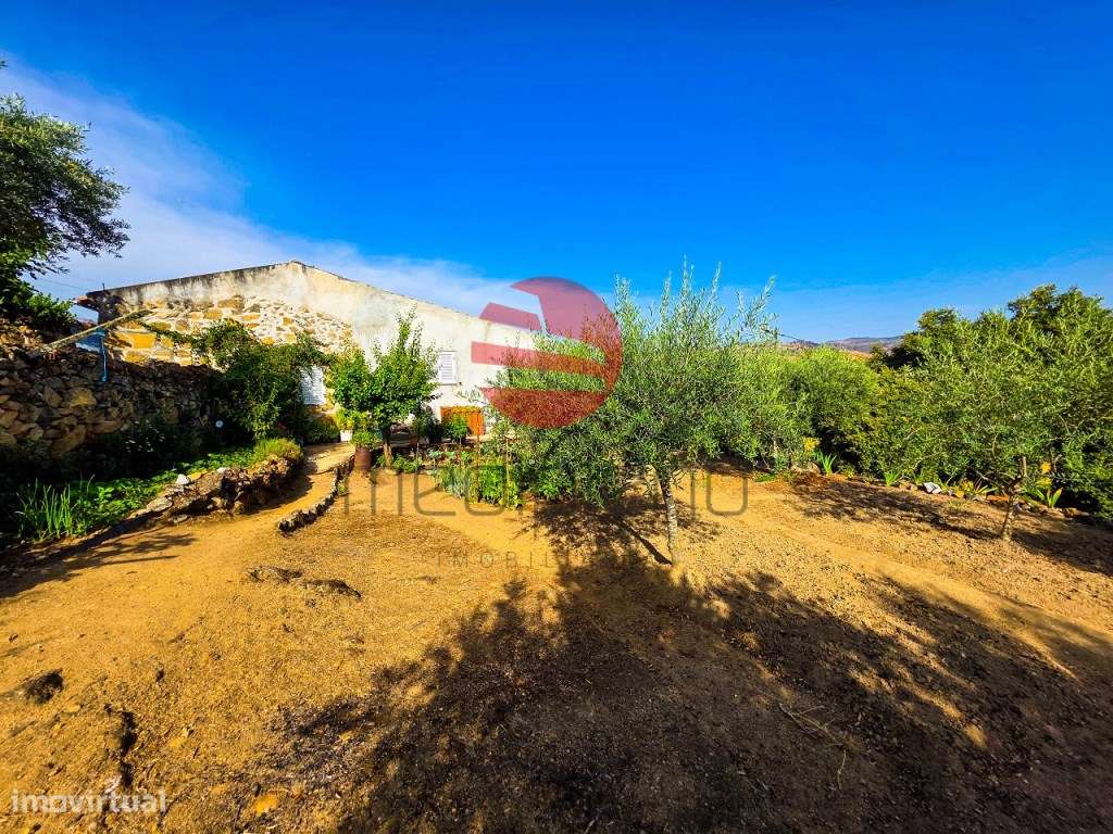 MORADIA T2 C/ GARAGEM E TERRENO-9