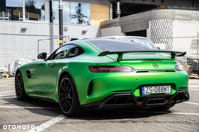 Mercedes-Benz AMG GT R - 9