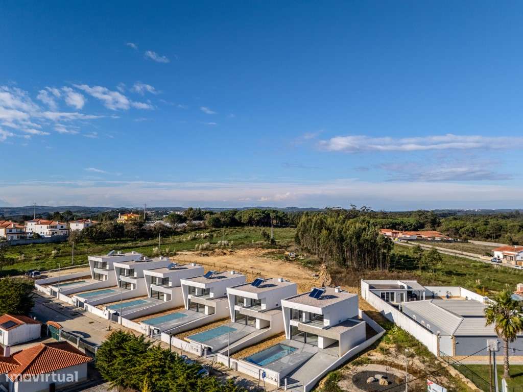 Moradia T4 nova com piscina com vista do Castelo de Óbidos - Grande imagem: 3/41