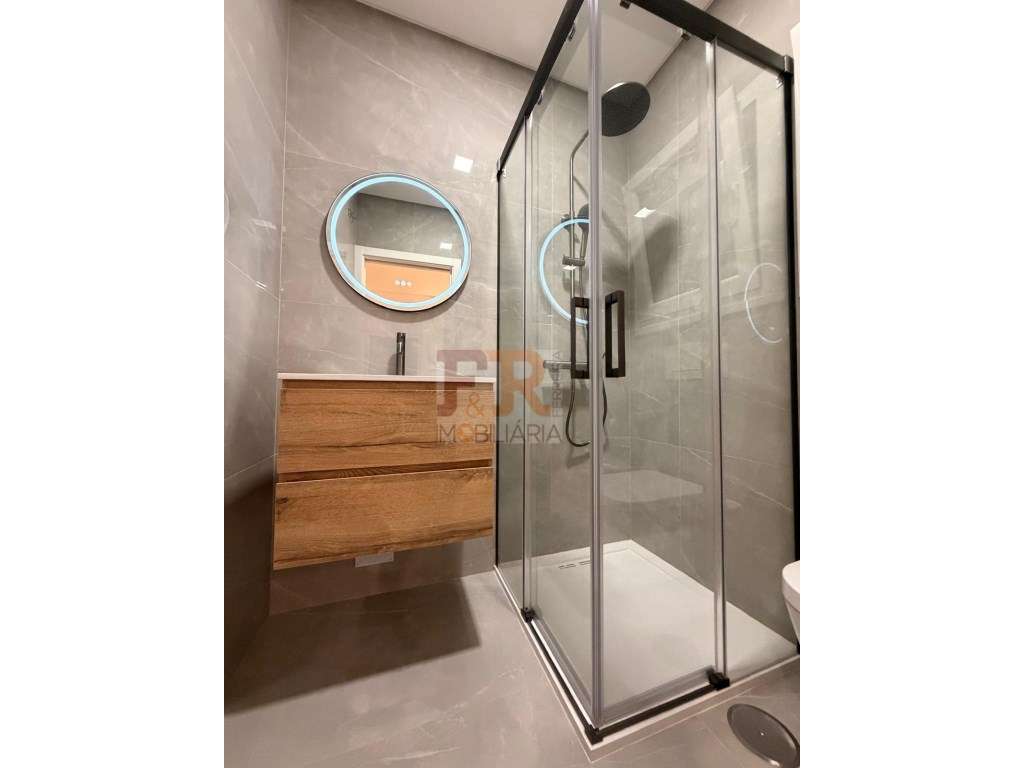 Moradia Geminada Gaveto T3 com Garagem Quinta do Conde-41