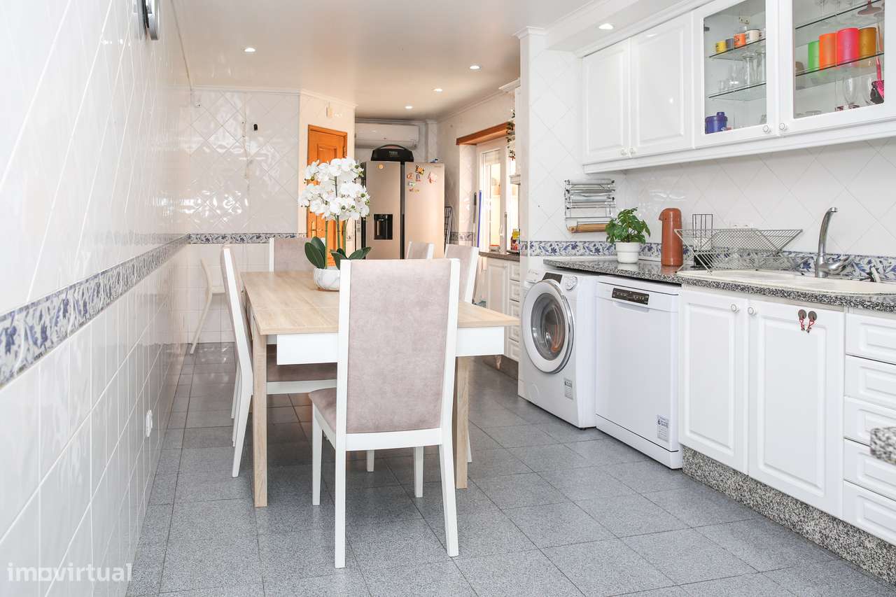 Fantástico Apartamento T3 com terraço e 2 lugares de garagem-10