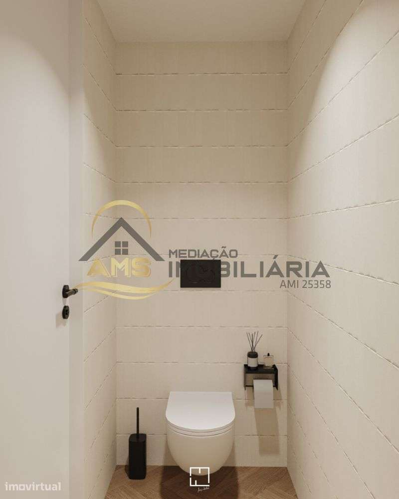 MORADIA T3 DE LUXO COM PISCINA-16