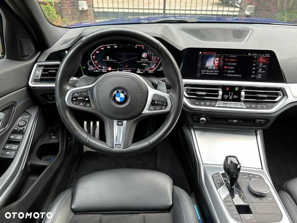 BMW Seria 3 320d M Sport - 14