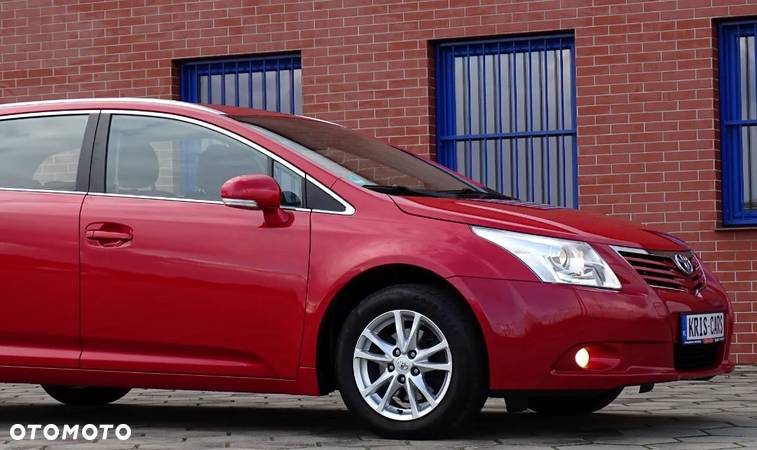 Toyota Avensis 1.8 Premium - 15