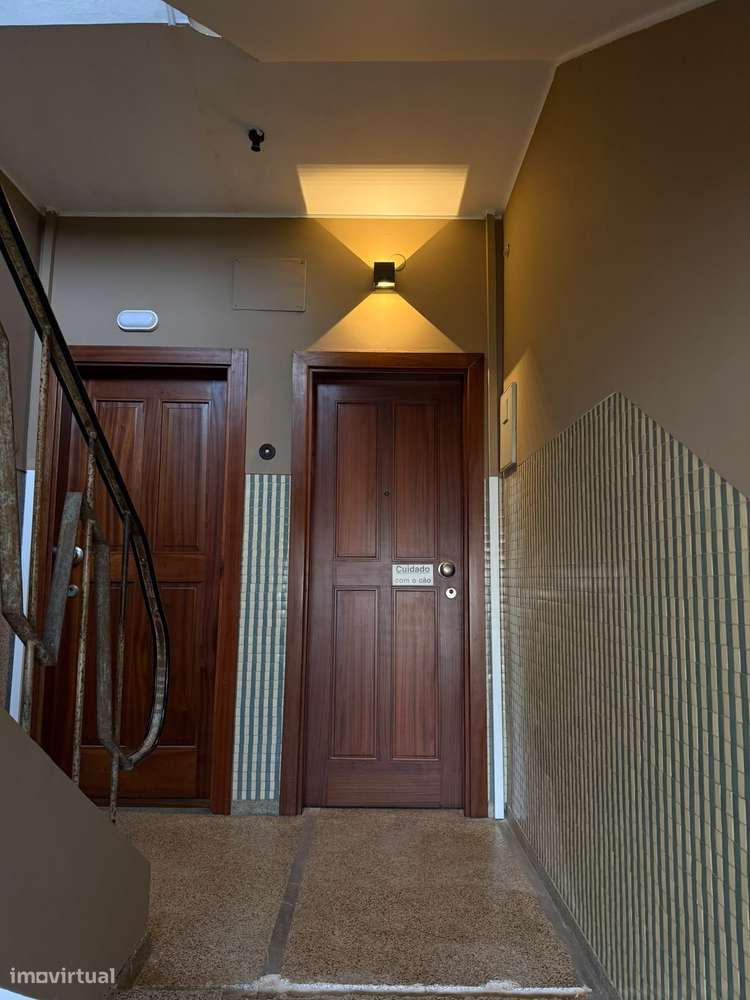 T2 Remodelado com Elegância no Coração de S João da Madeira-20