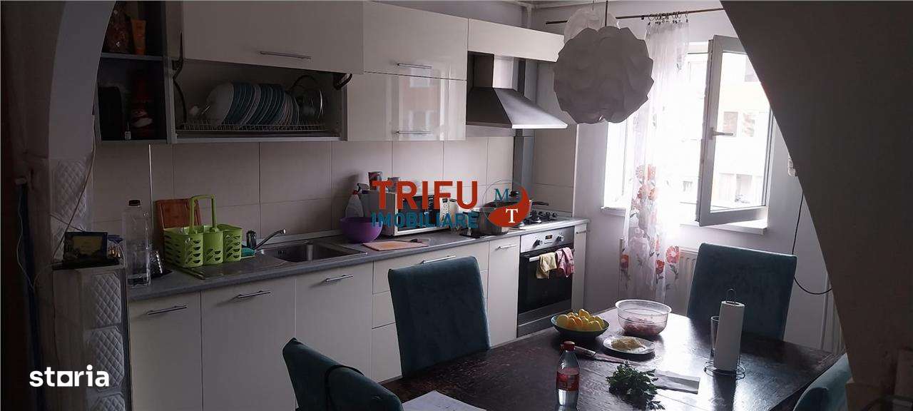 Apartament 3 camere de inchiriat zona Piata etaj.3 - Imagine principală: 2/6