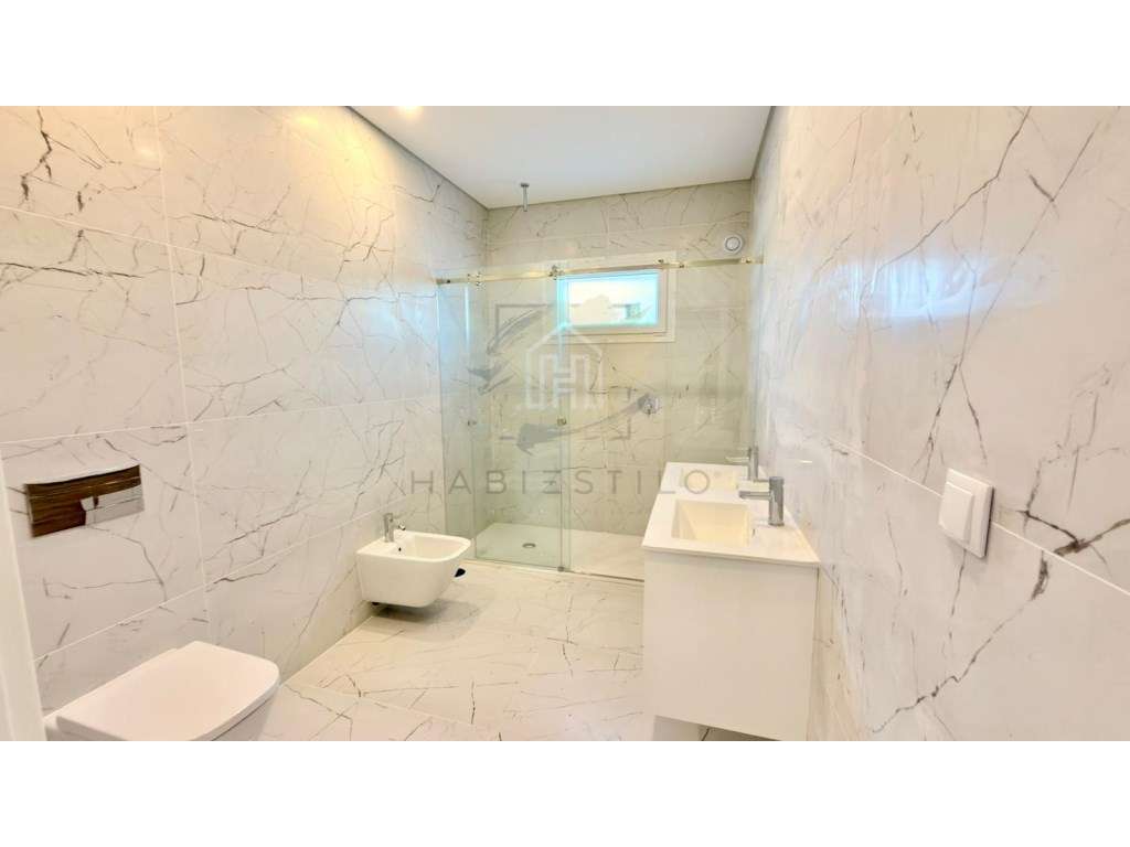 MORADIA T4 COM PISCINA EM AZEITÃO | OPORTUNIDADE A NÃO PERDER-15