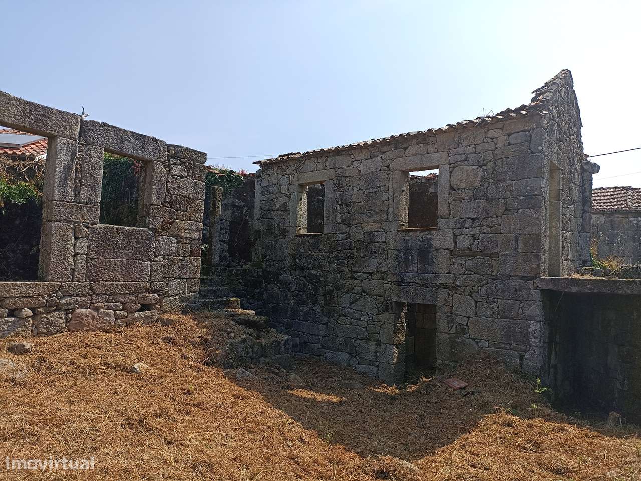 Terreno c/ ruinas para reconstrução - Grande imagem: 3/9