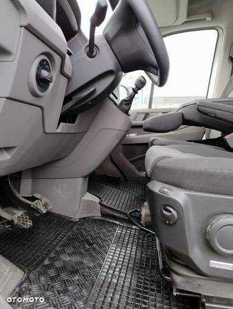 Volkswagen Crafter - 11