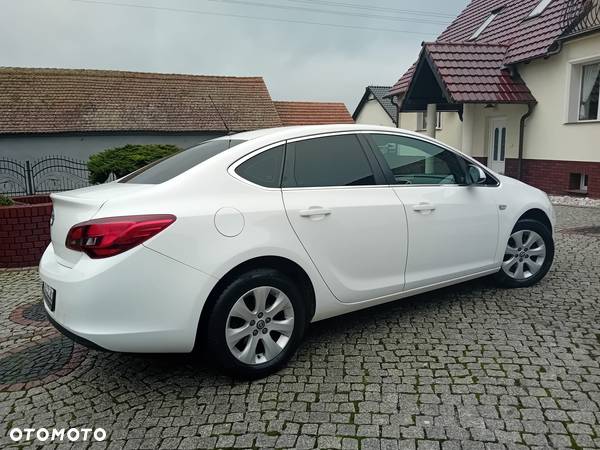 Opel Astra - 16