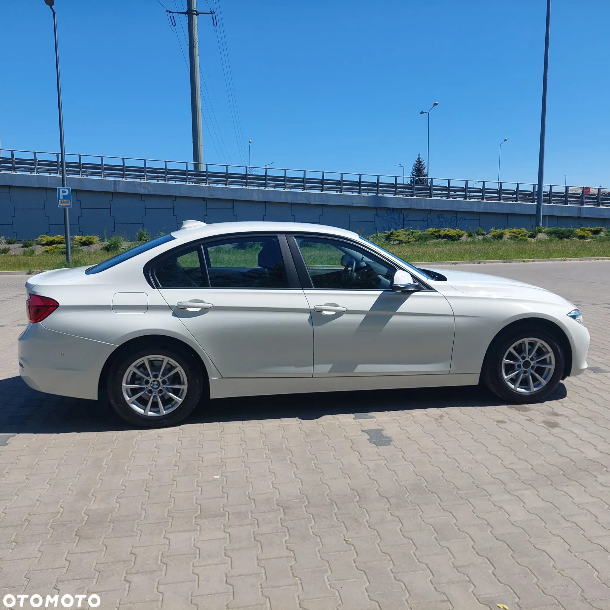 BMW Seria 3 318i - 4