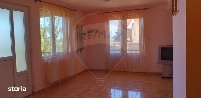 Casă / Vilă cu 5 camere de vânzare-2