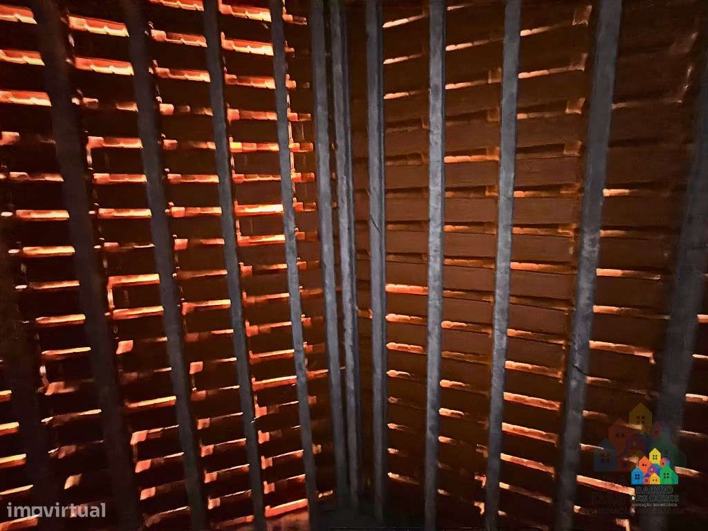 Moradia T4 com terreno junto aos acessos da A23-8