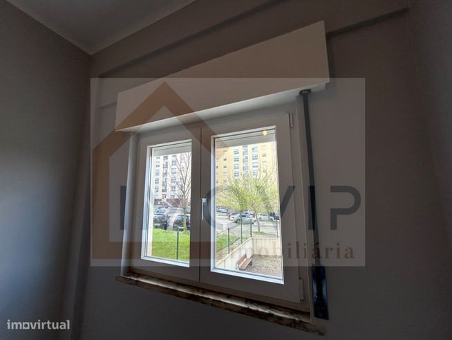 Apartamento T3 TOTALMENTE REMODELADO EM LOURES-10