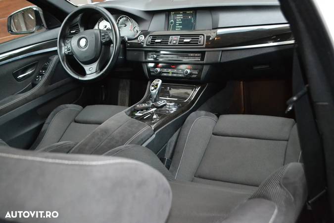 BMW Seria 5 525d xDrive Touring - 2