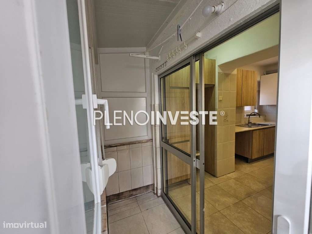 Apartamento T3 transformado em T2 com Quintal em Almada - Grande imagem: 5/29