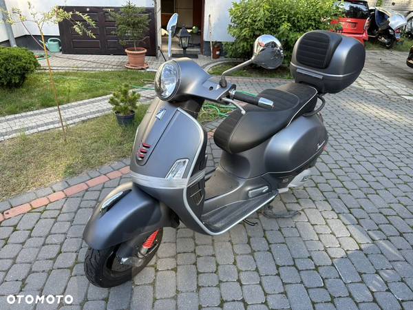 Vespa GTS - 7