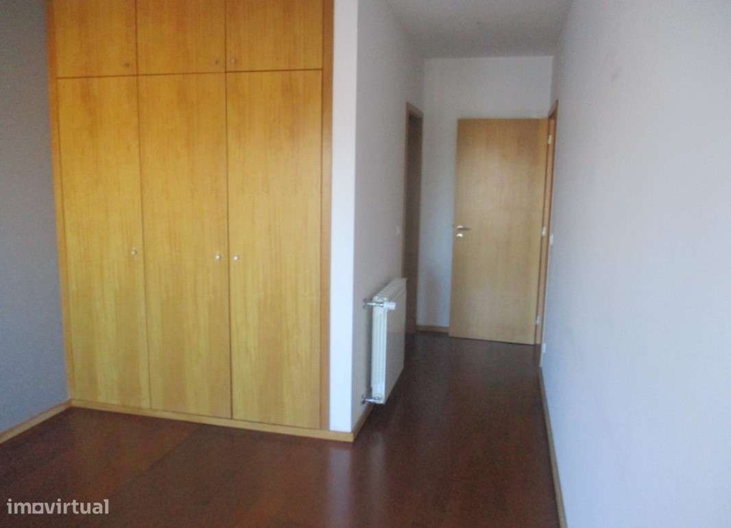 Apartamento T2 em Vila Nova de Gaia com Estacionamento e Elevador - Grande imagem: 5/20