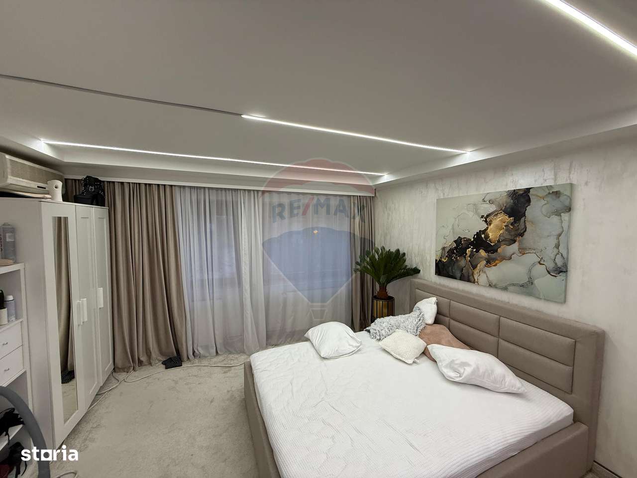 De inchiriat Casă / Vilă 7 camere + curte zona Vatra Luminoasa - Imagine principală: 5/20