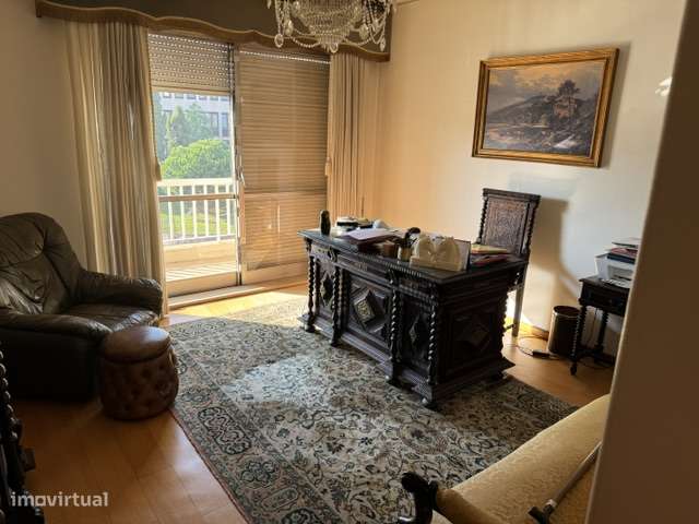 Apartamento T5 na Rua do Campo Alegre-29