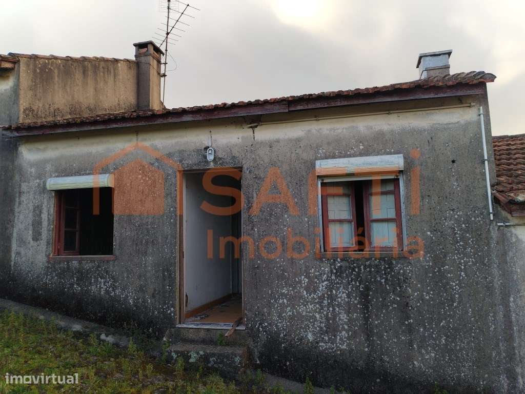 Moradia T1 com terreno em S. Romão do Coronado, para reabilitar - Grande imagem: 2/2