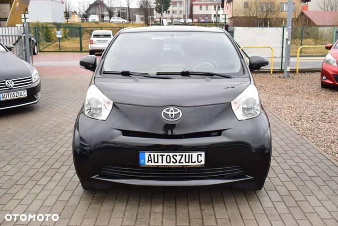 Toyota iQ - 5