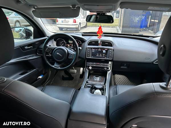 Jaguar XE 20d Aut. Prestige - 9