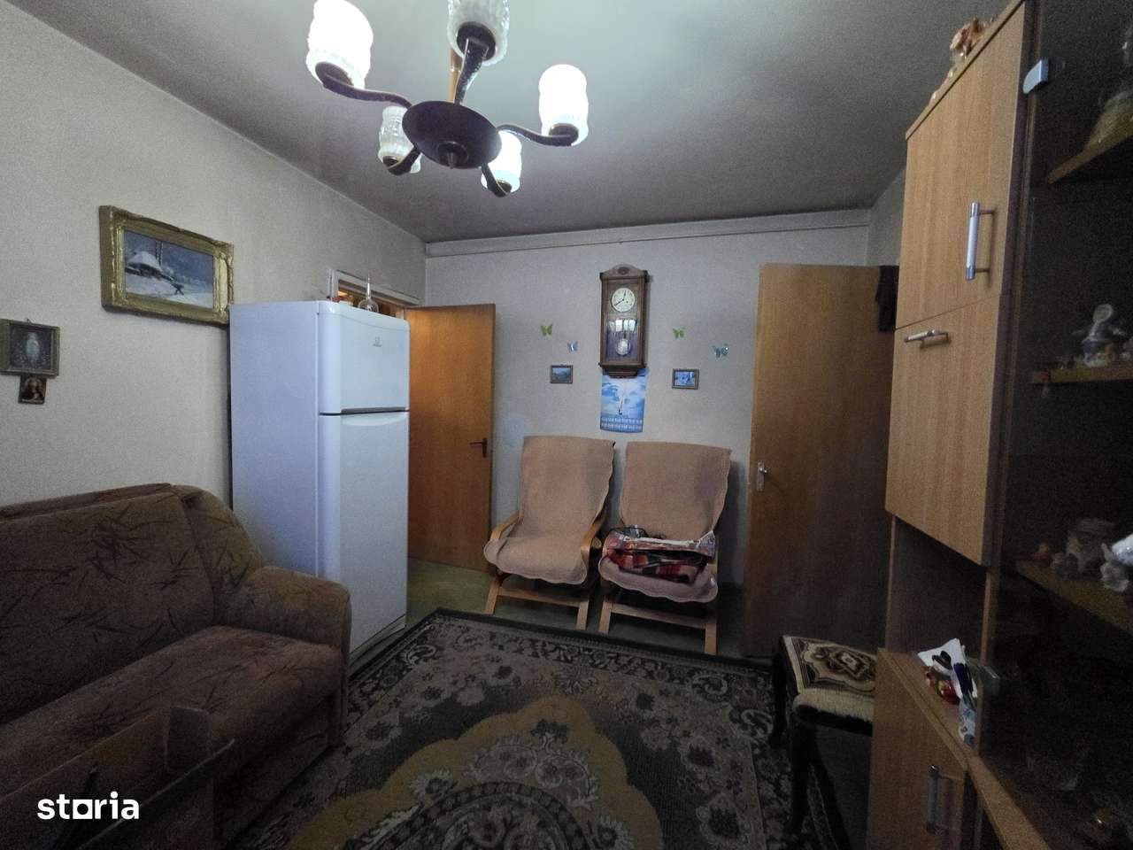 Apartament cu 3 camere de vanzare in zona Drumul Taberei metrou-9