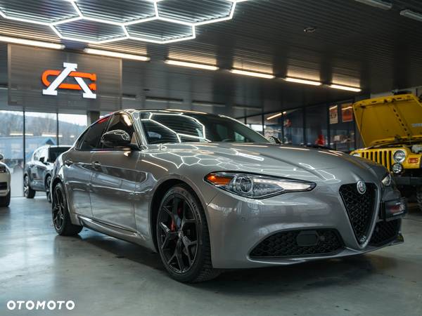 Alfa Romeo Giulia - 1